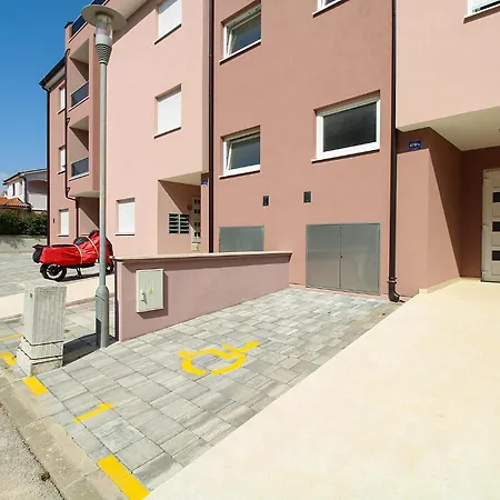 Goga 2355 Apartment