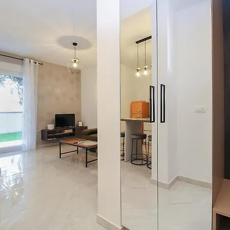 Goga 2355 Apartment Peroj