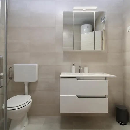 Goga 2355 Apartment Peroj