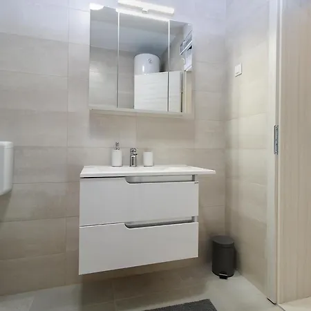 Goga 2355 Apartment