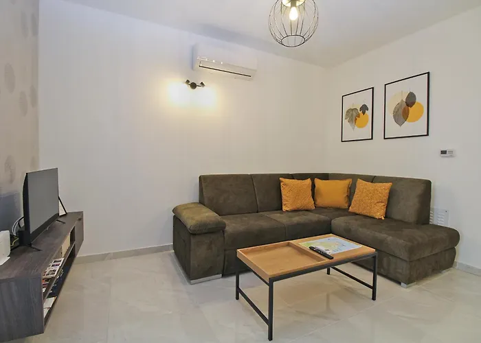Goga 2355 Apartman *